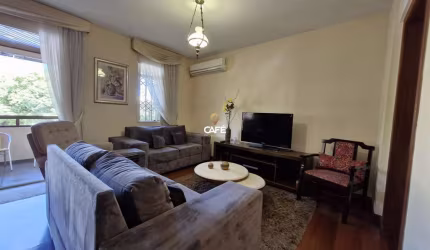 Apartamento mobiliado de 3 dormitórios com garagem | Região Central