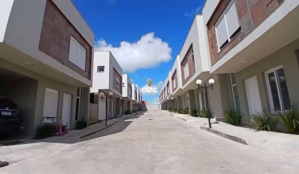 Casa Duplex De 3 Dormitórios, Suíte, Sala De Estar, 2 Banheiros, Cozinha, Área D