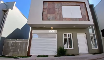 Casa Duplex De 3 Dormitórios, 3 Suítes, Sala De Estar, Cozinha, Área De Serviço,