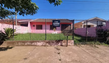 Casa de 3 dormitórios no bairro Pinheiro Machado