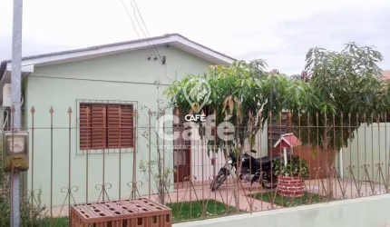 Casa 3 dormitórios no Bairro Parque Pinheiro Machado