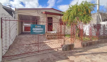 Casa no Passo da Areia, com pátio amplo!
