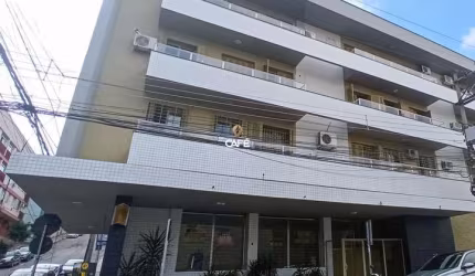 Loja Comercial No Centro de Santa Maria De 394 m² com Sala e (5) Banheiros.