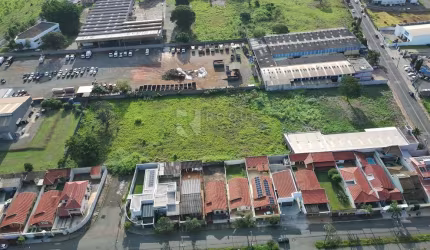 Terreno Comercial / Industrial