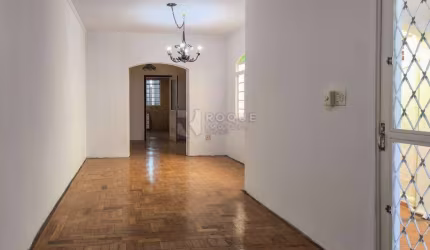 Excelente Casa Residencial na Vila Cláudia