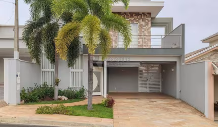 Linda casa em Condominio