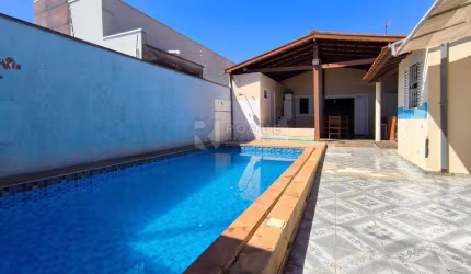 Casa Residencial à venda, no Res Fênix em Limeira-SP.