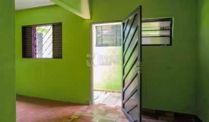 Casa Comercial à venda no bairro Parque Residencial Abílio Pedro