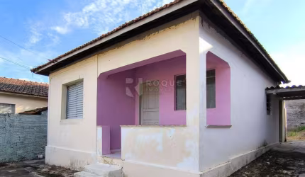Casa antiga à venda - terreno no Jardim Nereide em Limeira/SP.