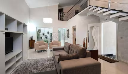 Casa em condomínio a 5 minutos do centro da cidade.