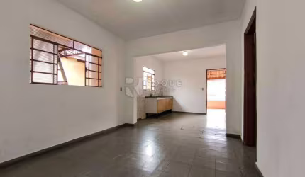 Casa Residencial à venda no bairro Vila Queiroz