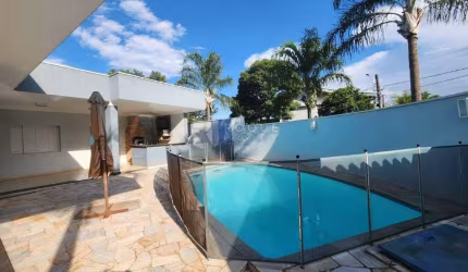 Casa em condomínio à venda no bairro Residencial Jardim dos Ipês II