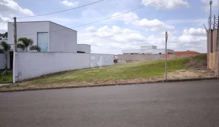 Terreno plano de 550 m² à venda no Portal de São Clemente em Limeira-SP.