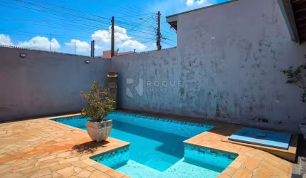 Casa Residencial com piscina e espaço gourmet