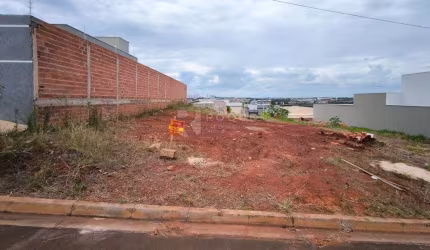 Terreno à venda no bairro Residencial Colinas do Engenho I