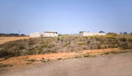 Terreno em condomínio à venda no bairro Jardim Lagoa Nova