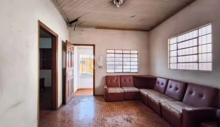 Casa bem localizada