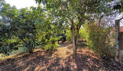 Terreno em condomínio de chácara disponível para venda. Estuda permutas.
