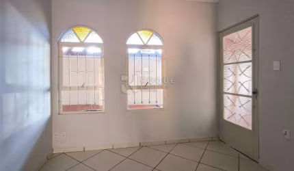Casa à venda, 3 quartos, 1 banheiro, quintal, 3 vagas, Jd Morro Azul