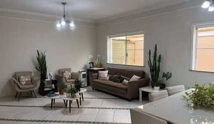 Casa em condomínio à venda no bairro Residencial Jardim dos Ipês