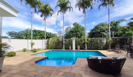 Lindo sobrado localizado no Villagio San Pietro