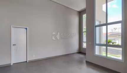 Casa em condomínio à venda no bairro Parque Residencial Roland I