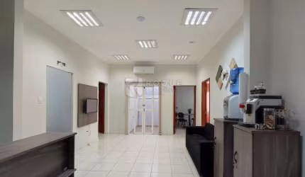 Casa Comercial à venda no bairro Centro