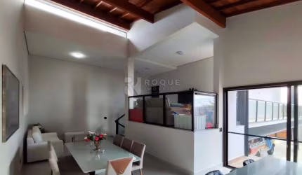 Linda residência em condomínio