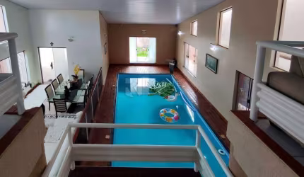 Casa sobrado em condomínio com 3 dormitórios e 1 suíte. Aceita financiamento.