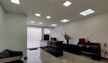 Prédio Comercial à Venda com 5 Salas-Limeira-SP