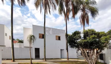 Casa em condomínio à venda no bairro Jardim Residencial Alto do Flamboyant