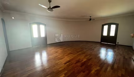 Casa Residencial à venda no bairro Centro