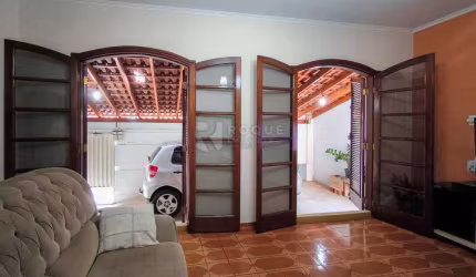 Casa Residencial à venda no bairro Parque Hippolyto