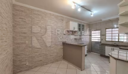 Casa Residencial à venda no bairro Jardim Residencial Roseira