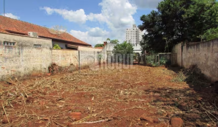 Terreno à venda no bairro CENTRO