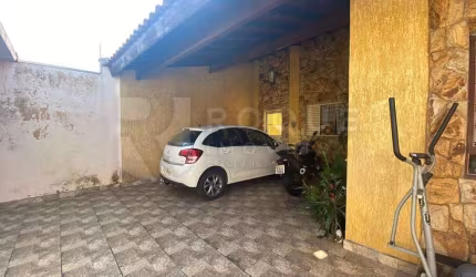 Casa Residencial à venda no bairro Jardim Santa Adélia