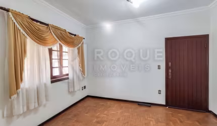 Casa à Venda em Excelente Localização