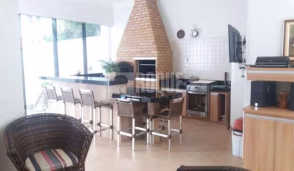 Casa em condomínio à venda no bairro Jardim Terras de Santa Elisa