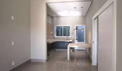 Casa Moderna com Fino Acabamento e Área de Lazer Completa