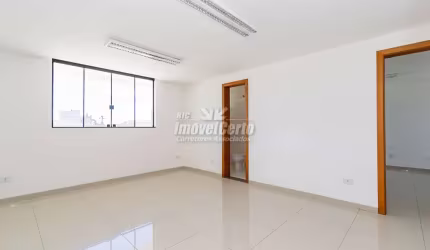 Sala comercial para alugar na Avenida Iraí, Weissópolis, Pinhais, 53 m2 por R$ 1.690