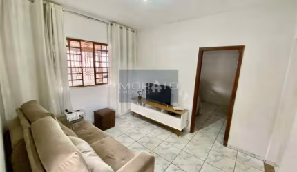 Casa de 3 Quartos, 4 Vagas no Bairro Novo Riacho