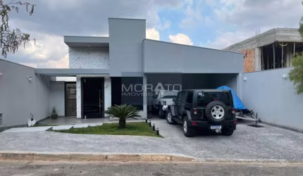 Casa à venda, 4 quartos, 2 suítes, 4 vagas, Estância Silveira - Contagem/MG