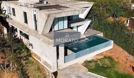 Casa com 4 quartos sendo 4 suítes e 6 vagas no Condomínio Mirante da Mata em Nova Lima.