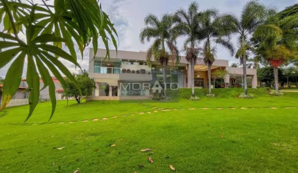 Casa com 5 quartos sendo 2 suítes e 8 vagas na Região da Pampulha .