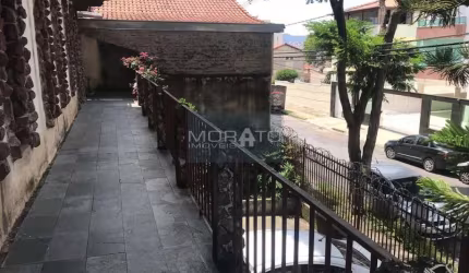 Casa à venda, 4 quartos, 2 suítes, 6 vagas, Glória - Contagem/MG