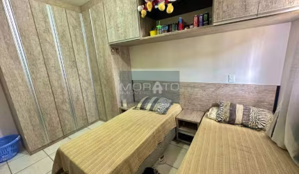 Linda Casa Geminada Com entrada individual 3 quartos com suíte