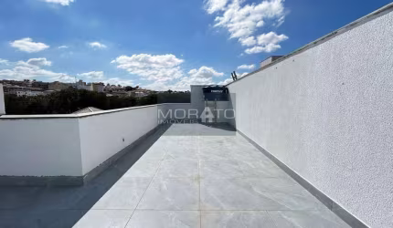 Excelente Casa Geminada de 03 quartos com suíte , terraço e 02 vagas e área total de 170 m² no Bairro Xangri-lá