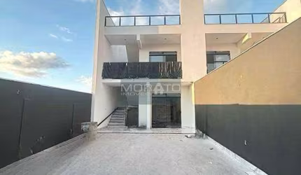 Casa de 03 quartos com suíte e 02 vagas em ótima localização no Xangri-lá