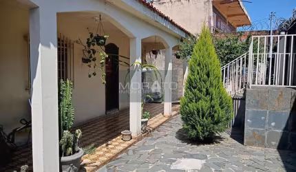 Casa 3 Quartos, Suíte, 3 Vagas no Bairro São Salvador, BH