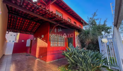 Casa com 3 quartos sendo 2 suítes e 3 vagas de garagem no bairro Castelo em Belo Horizonte.